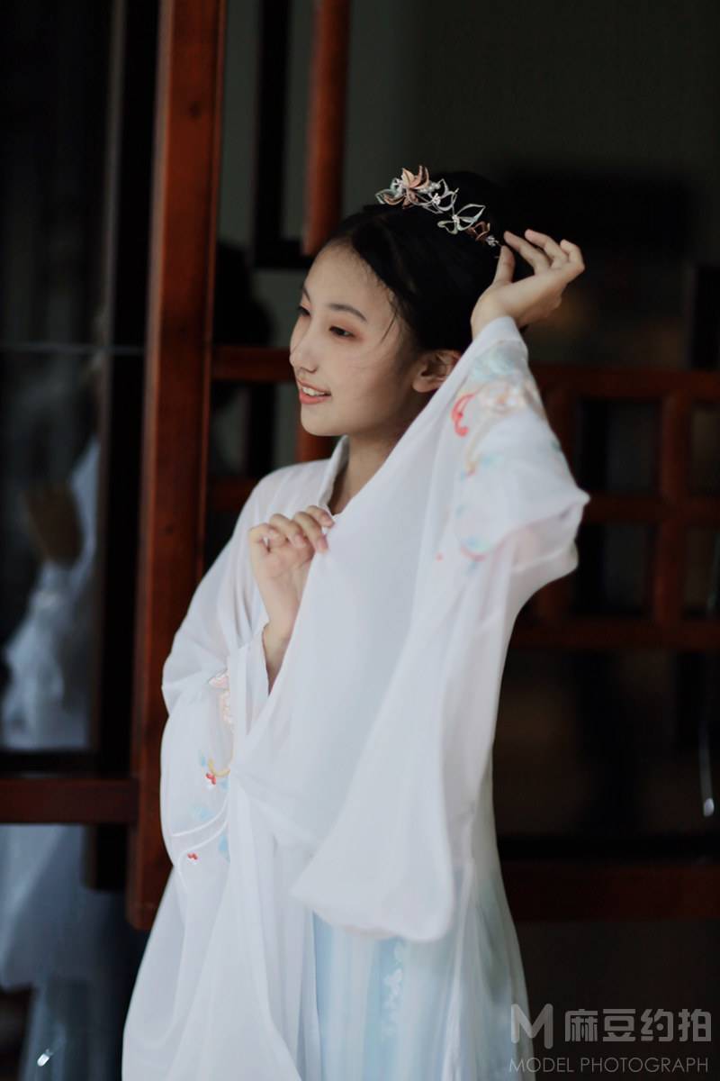明制汉服写真~出镜为本人_麻豆约拍作品